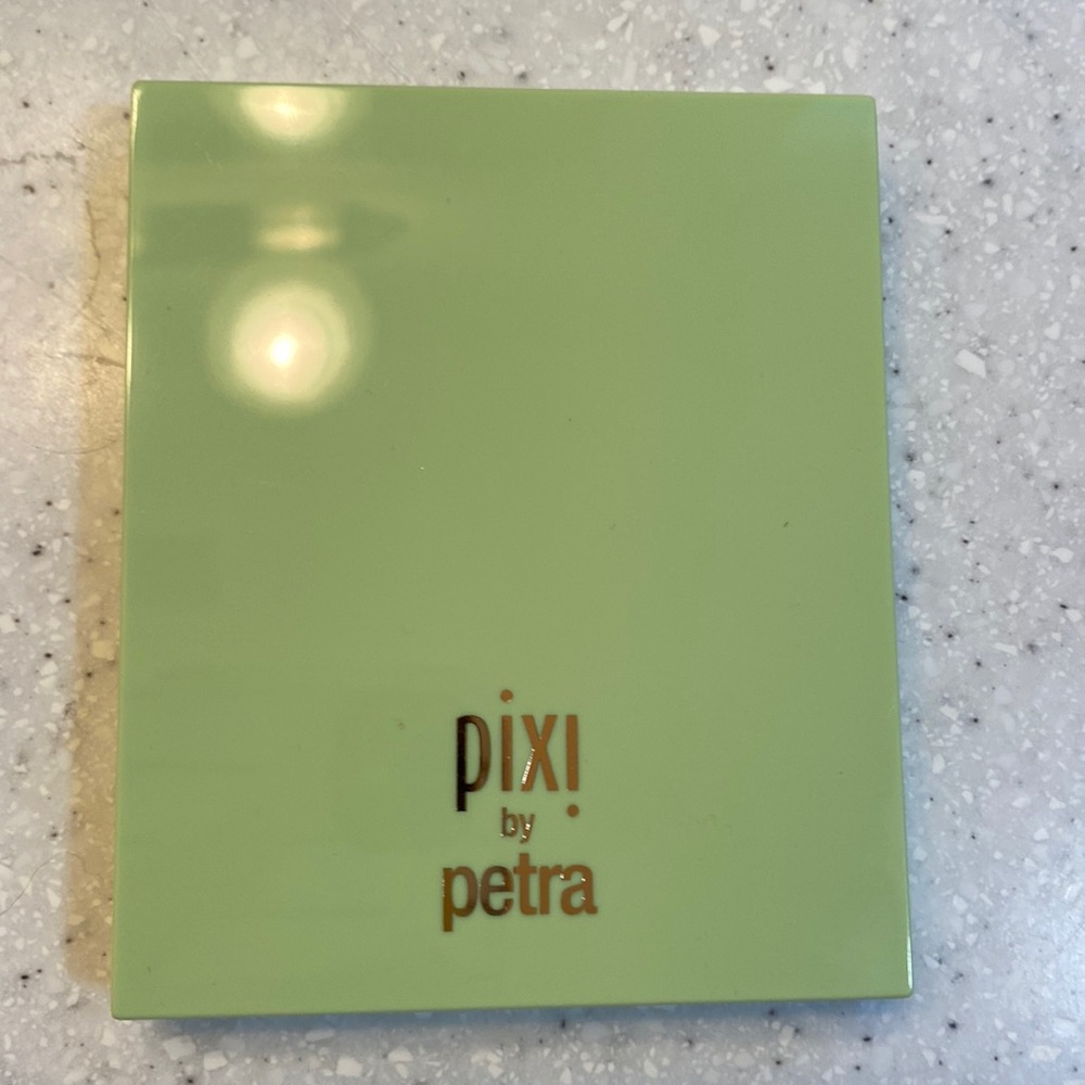 Pixi by Petra palette shade honey nectar